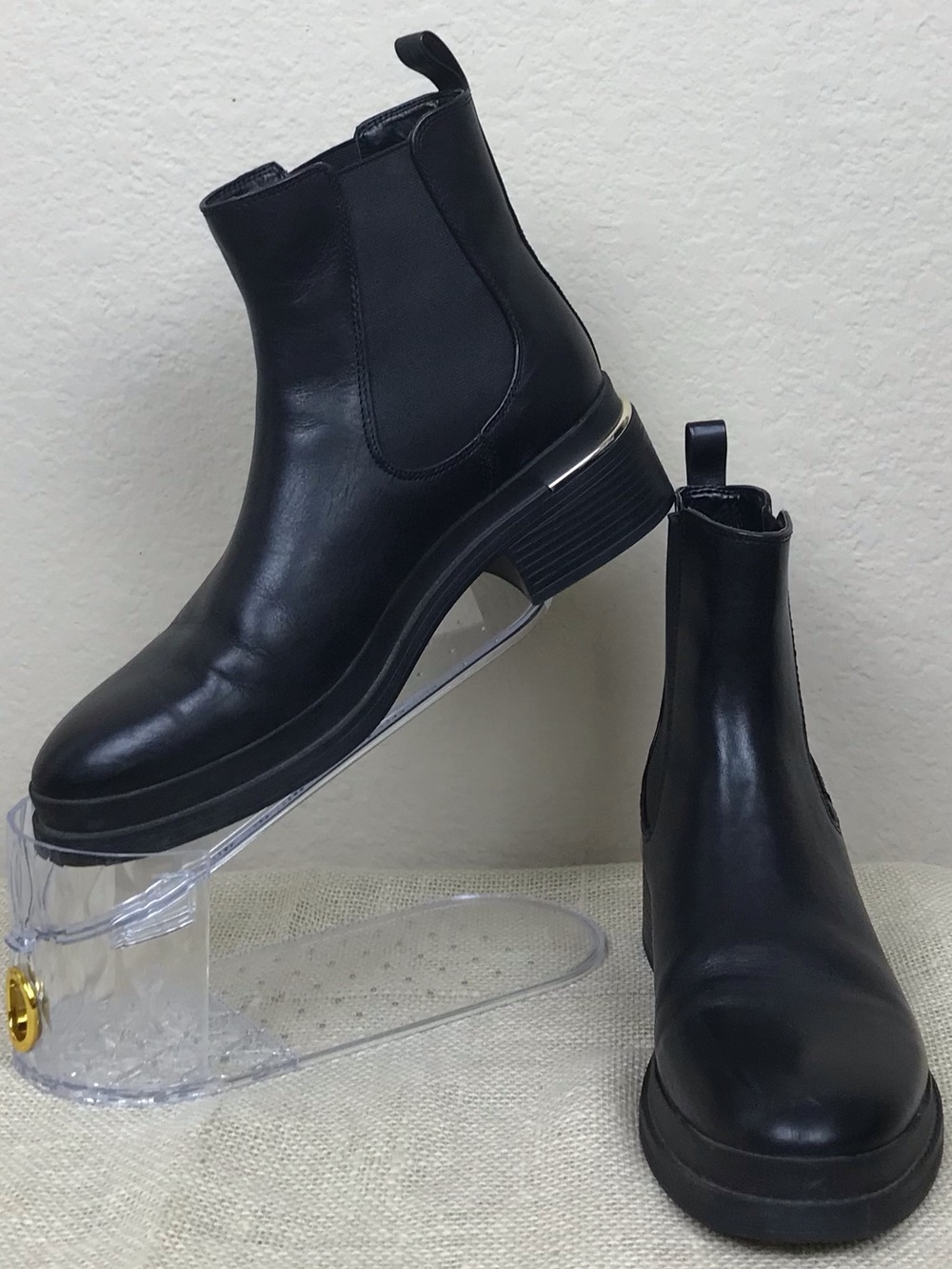 Kenneth Cole Levon 2.0 Chelsea Boots Black Leather Women’s Size 9